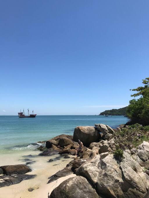 Apto Em Condominio No Centro De Bombinhas, Proximo Da Praia エクステリア 写真